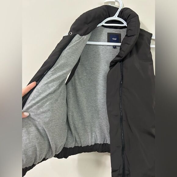 GAP Puffer Vest - Picture 9 of 10